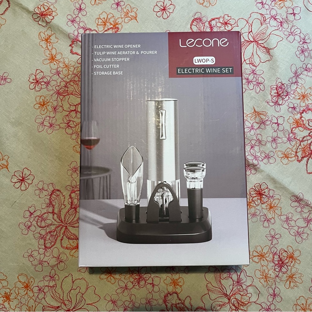 NWT Electric Wine Bottle Opener Set